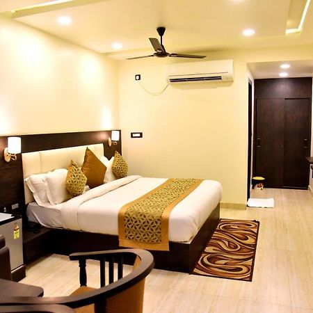 Hotel Vinayak Lucknow Luaran gambar