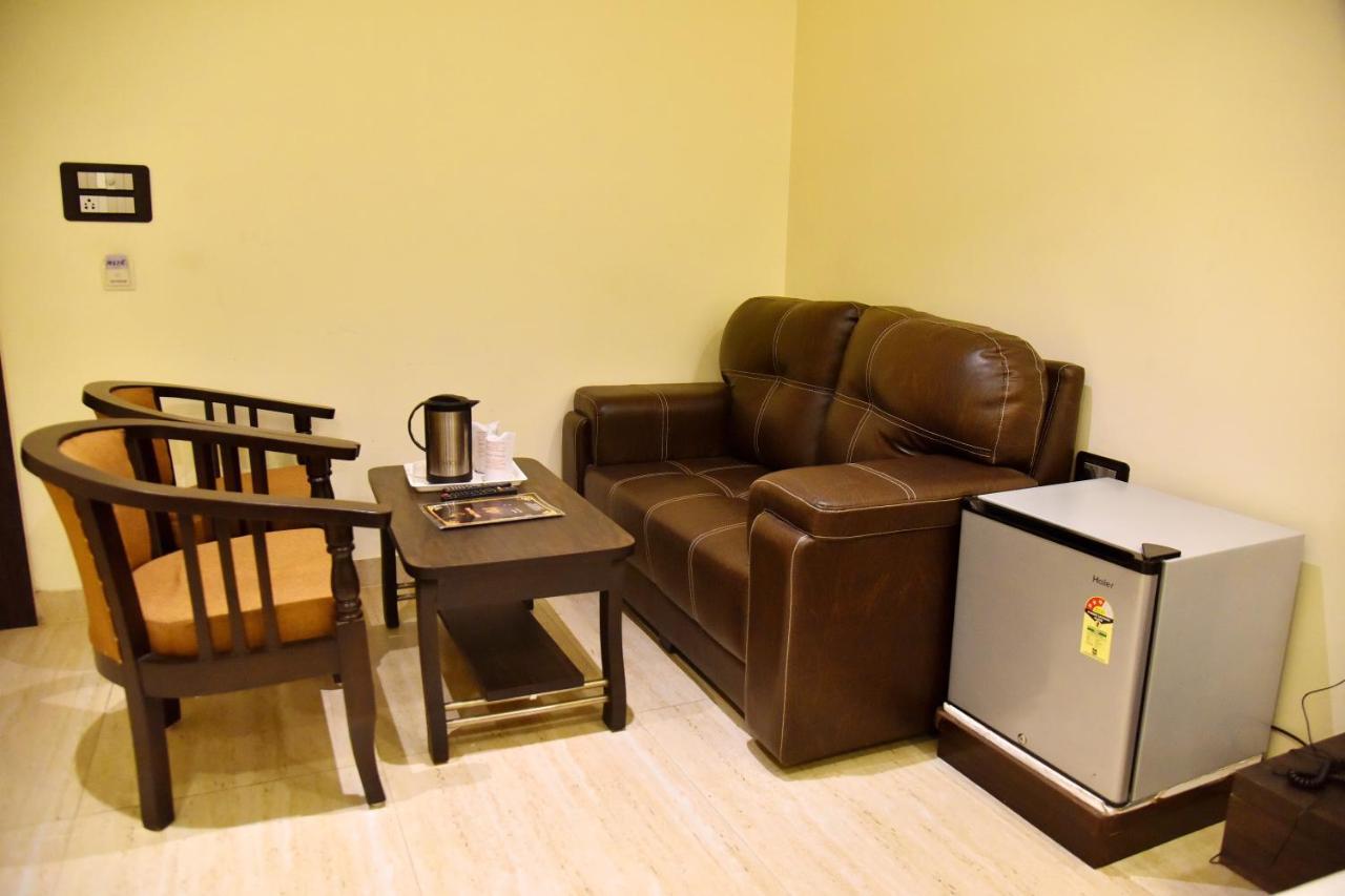 Hotel Vinayak Lucknow Luaran gambar